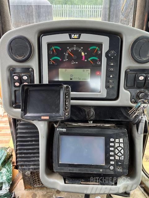 CAT D 6 T LGP Telaketjupuskutraktorit