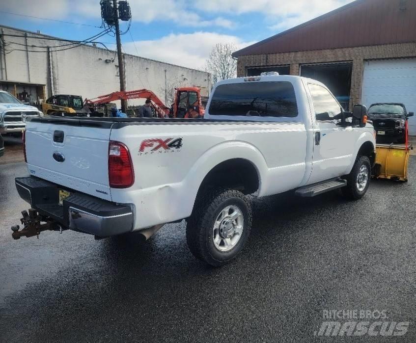 Ford F 250 FX4 Lumiaurat