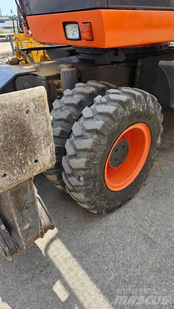 Fiat-Kobelco E215W Pyöräkaivukoneet