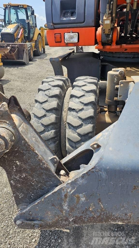 Fiat-Kobelco E215W Pyöräkaivukoneet