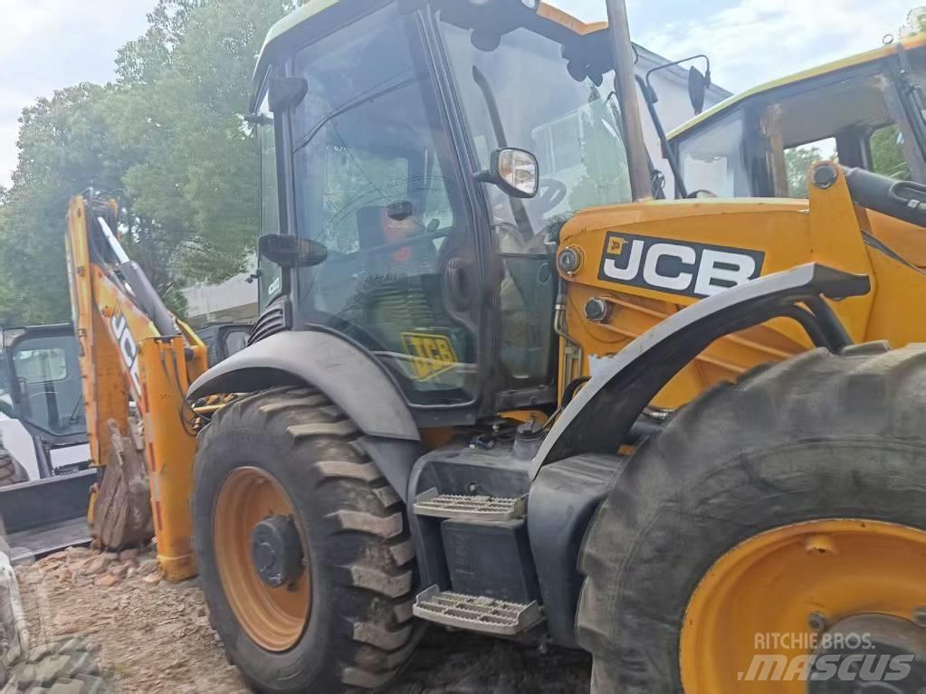 JCB 4CX Kaivurikuormaajat