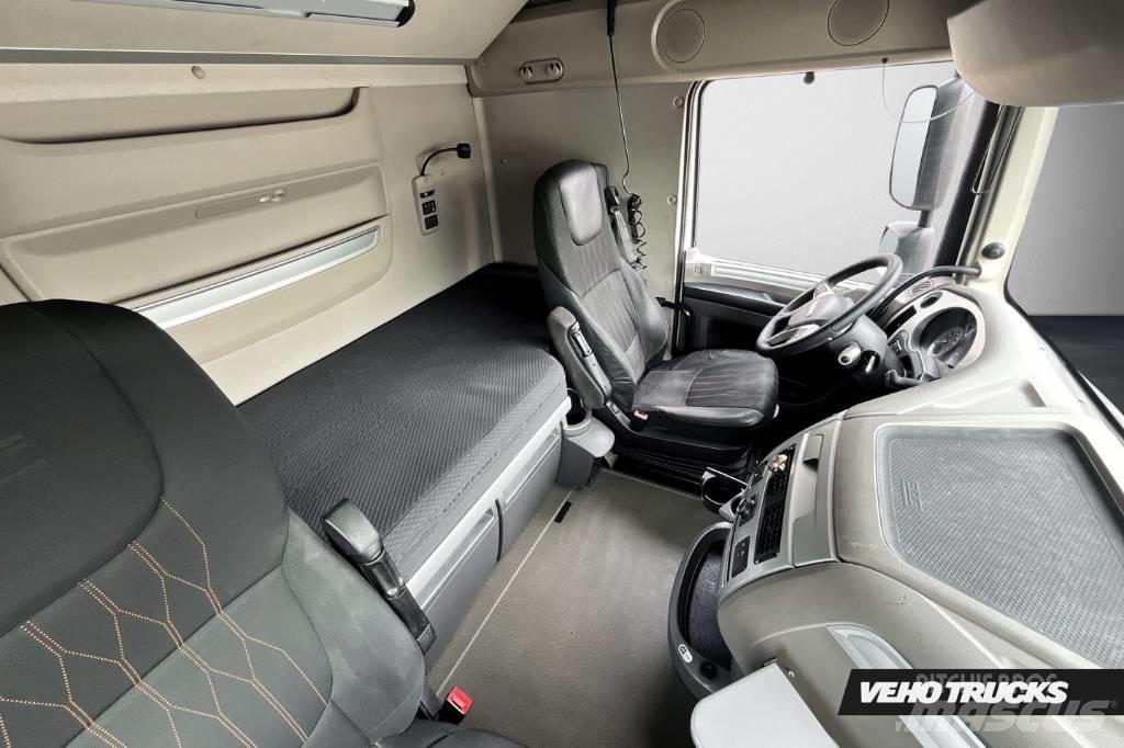 DAF XF 530 Z 6x2 Vetopöytäautot