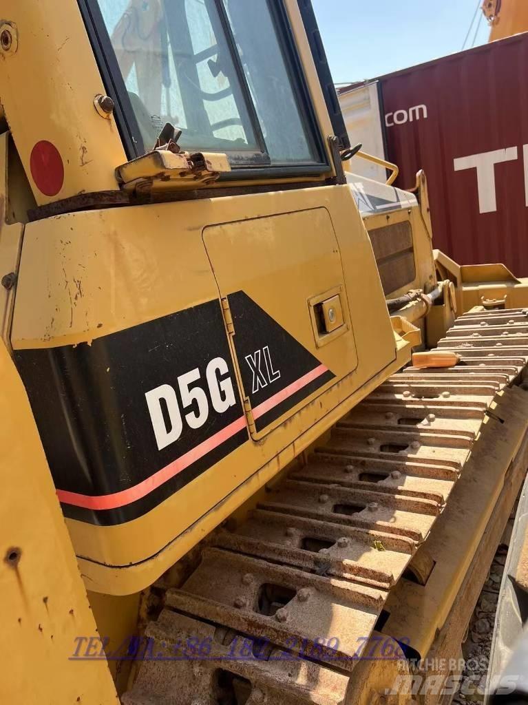 CAT D5G Telaketjupuskutraktorit