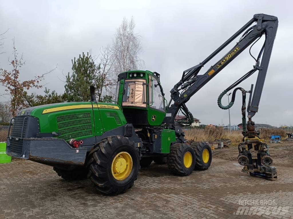 John Deere 1070G Harvesterit