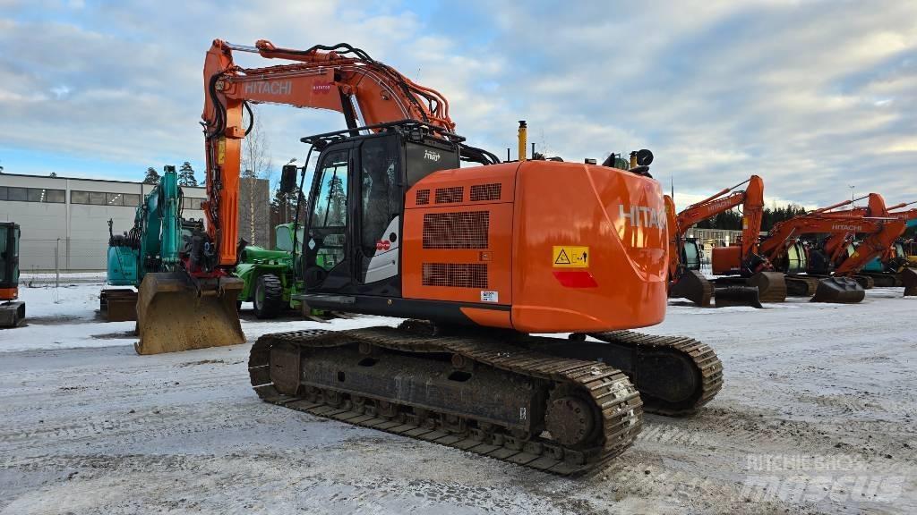 Hitachi ZX225USRLC-6 Telakaivukoneet
