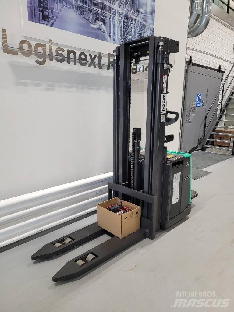 Mitsubishi SBV 16 P Ajettavat pinoamisvaunut