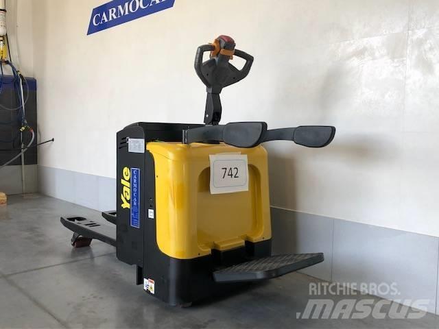 Yale MP20XUX Lavansiirtotrukit ajotasolla