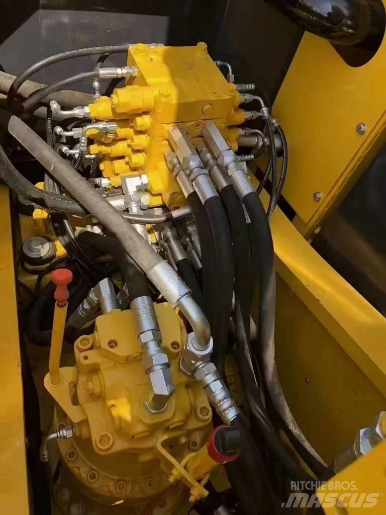 Komatsu 160-7 Telakaivukoneet