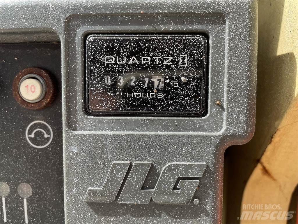 JLG 1930ES Saksilavat