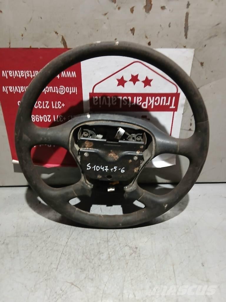 Scania P 420    1495393 Ohjaamot ja sisustat