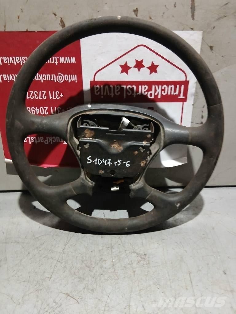 Scania P 420    1495393 Ohjaamot ja sisustat