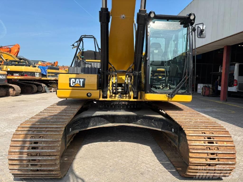 CAT 330 Telakaivukoneet