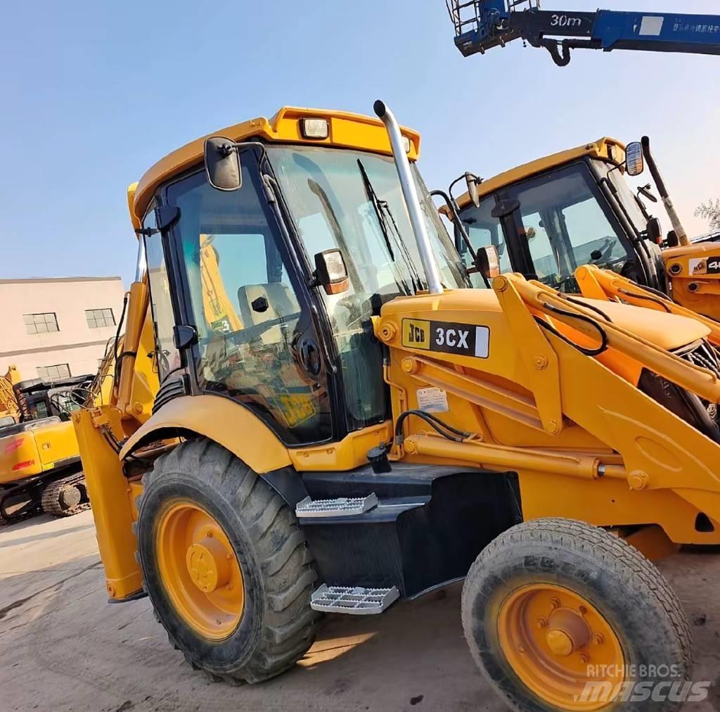 JCB 3 CX Kaivurikuormaajat