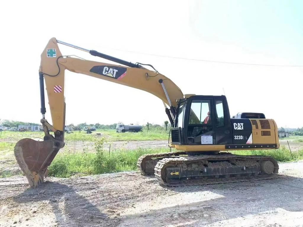 CAT CAT323D Telakaivukoneet