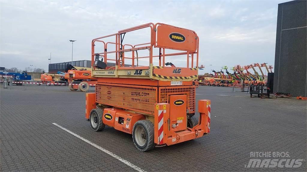 JLG 4069LE Saksilavat