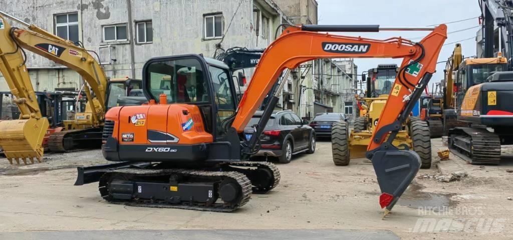 Doosan DX 60 Minikaivukoneet < 7t