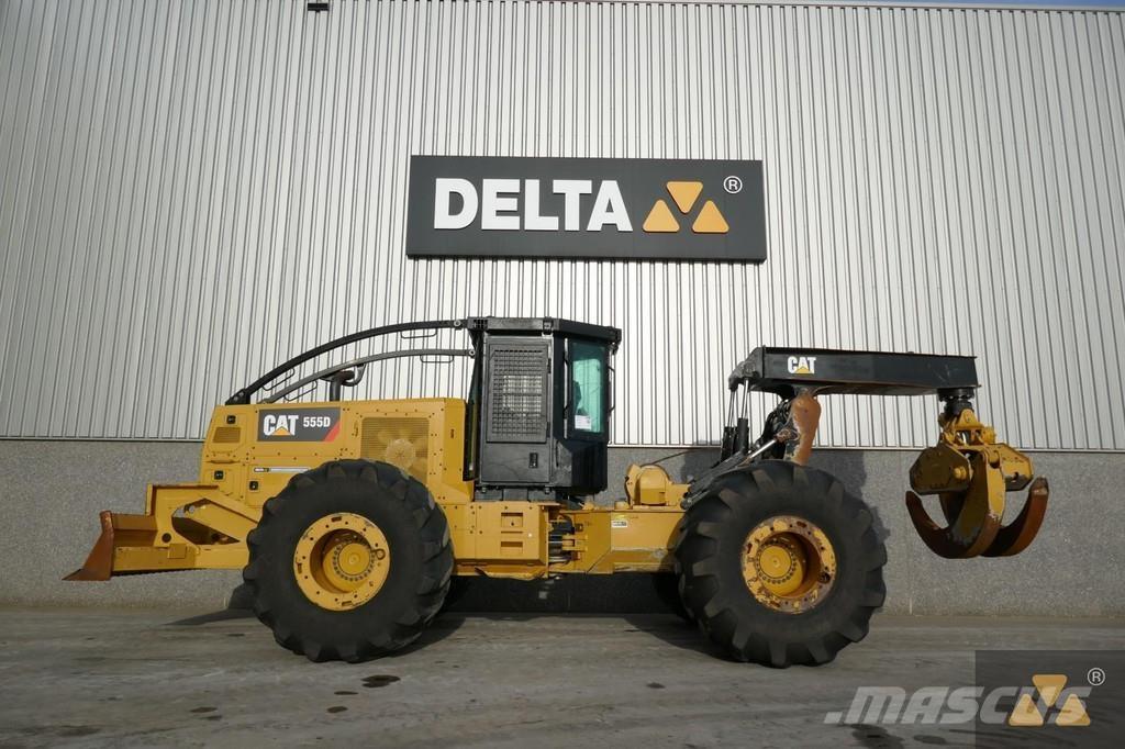CAT 555D Juontokoneet