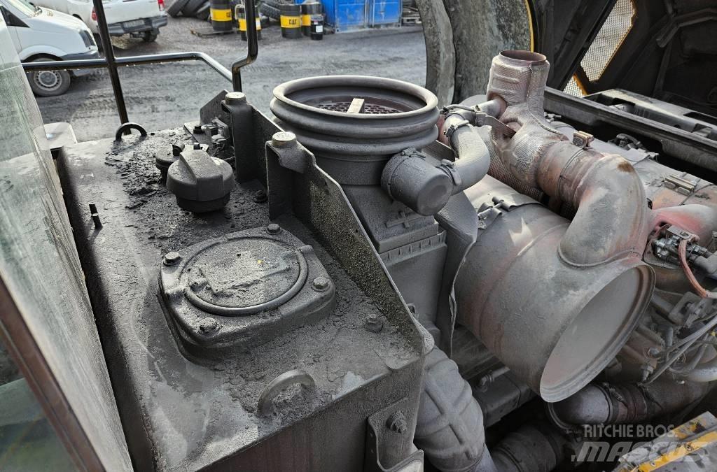 CAT 982 M Pyöräkuormaajat