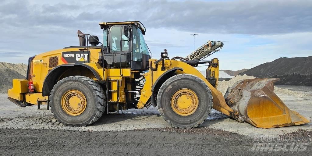 CAT 982 M Pyöräkuormaajat