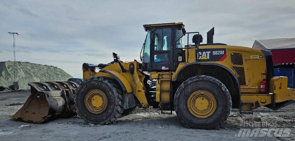 CAT 982 M Pyöräkuormaajat