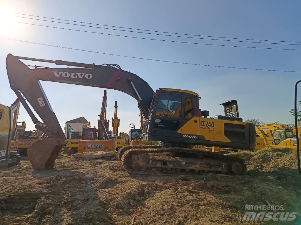 Volvo EC 240 Telakaivukoneet