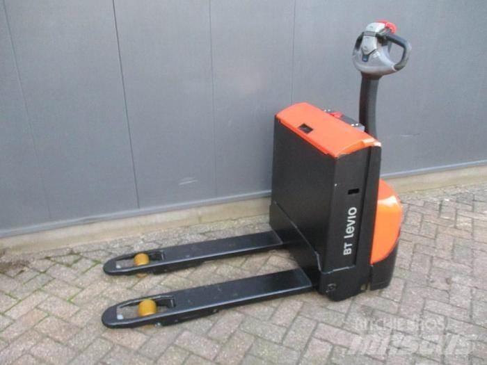 Toyota LWE 140 Lavansiirtotrukit