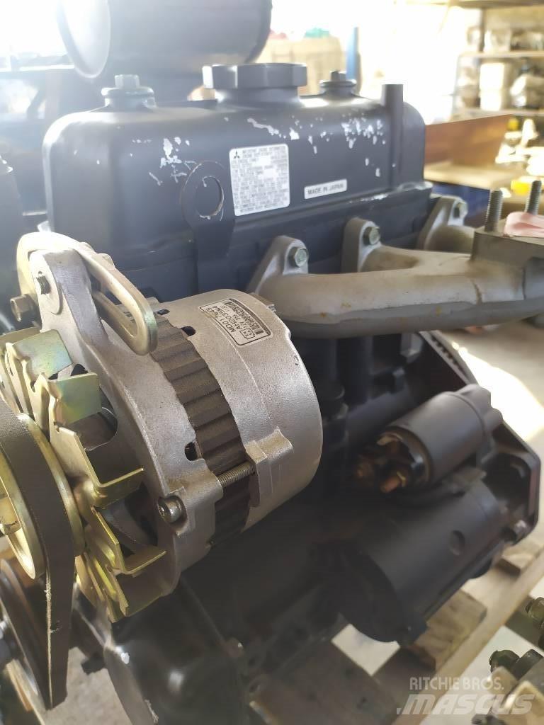 Mitsubishi 117706 B1 Moottorit