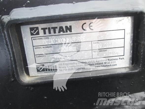 Titan CAT 320 Kauhat