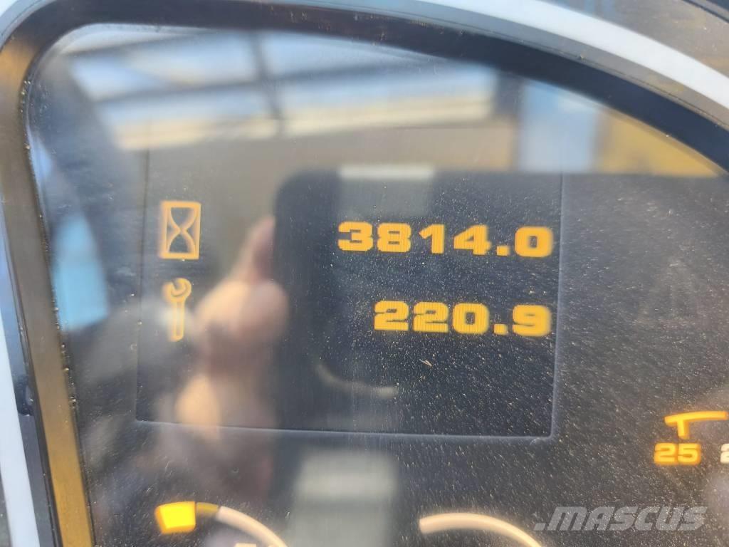 JCB 541-70 Kurottajat