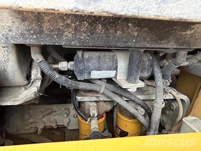 CAT 963D Pyöräkuormaajat
