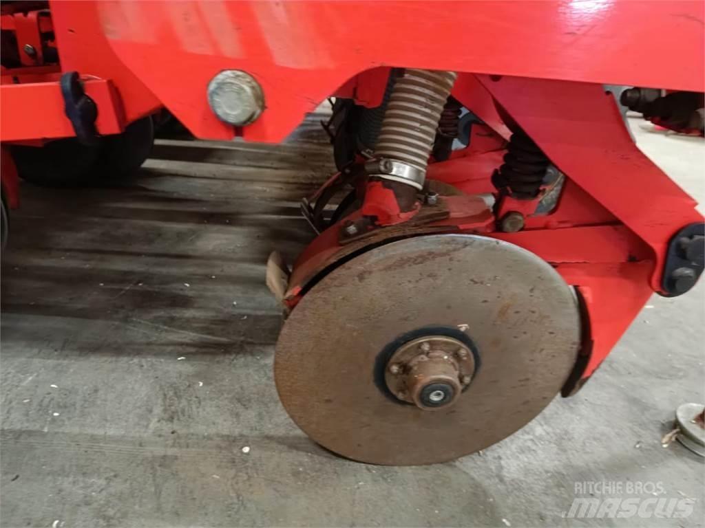 Kuhn Maxima 2TS Tarkkuuskylvökoneet