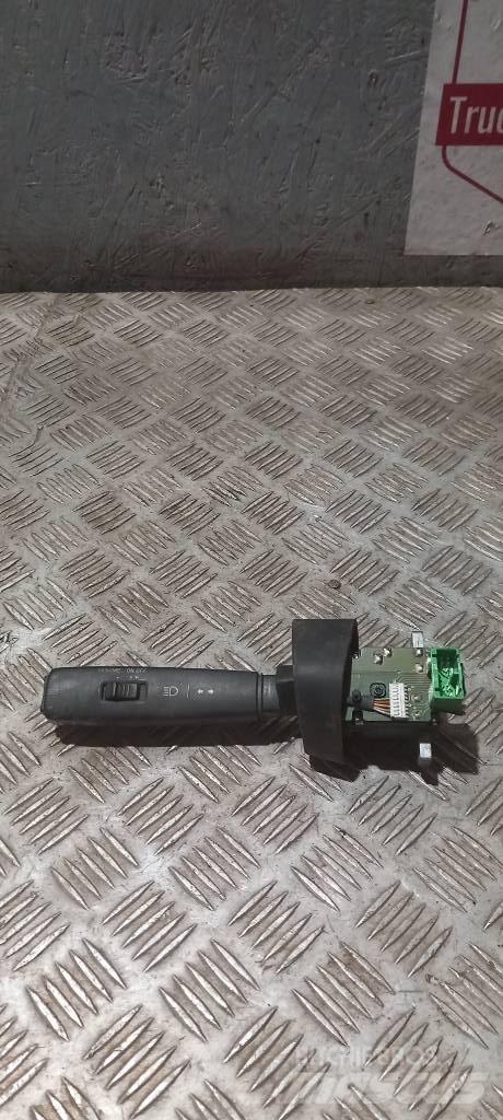 Volvo FH 12    20797836 Ohjaamot ja sisustat