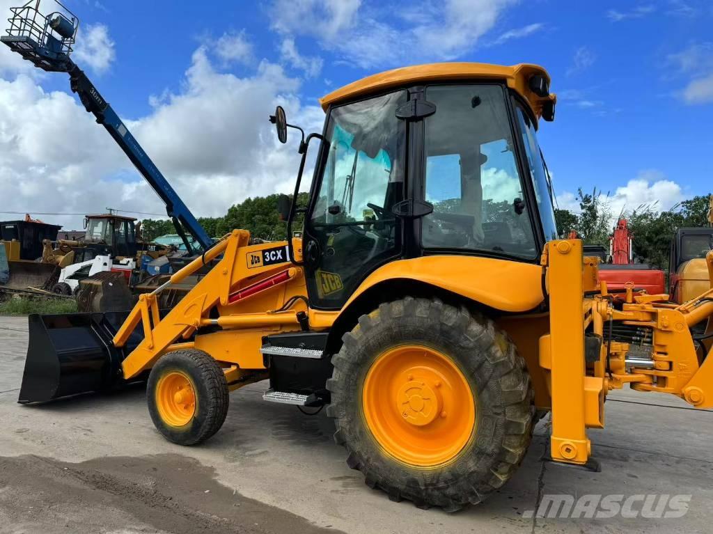 JCB 3 CX Kaivurikuormaajat