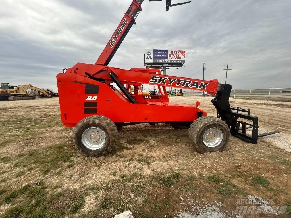 SkyTrak 5028 Kurottajat