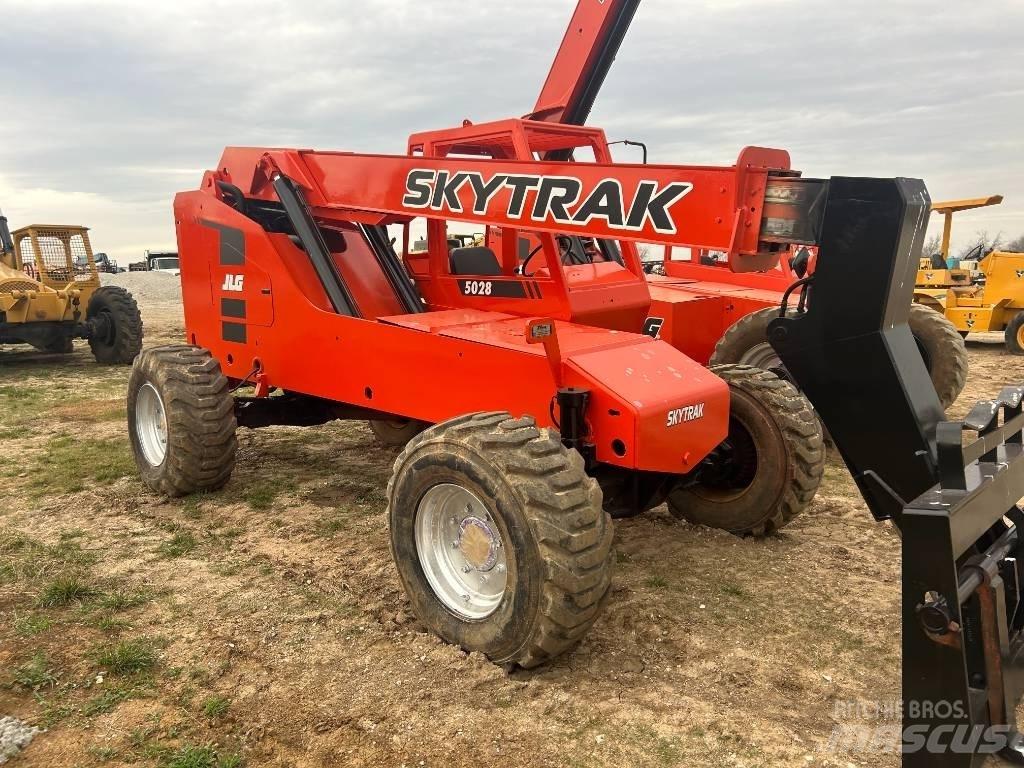 SkyTrak 5028 Kurottajat