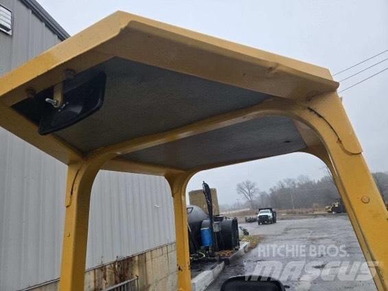 John Deere 450 H Telaketjupuskutraktorit