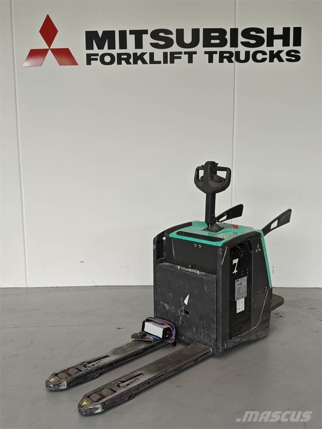 Mitsubishi PBV20N3 Lavatrukit