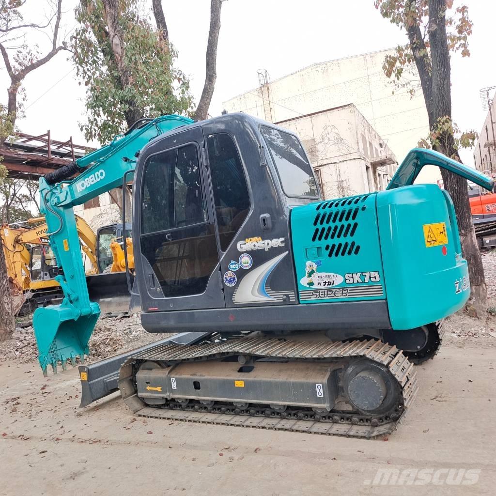 Kobelco SK75 Midikaivukoneet 7t - 12t