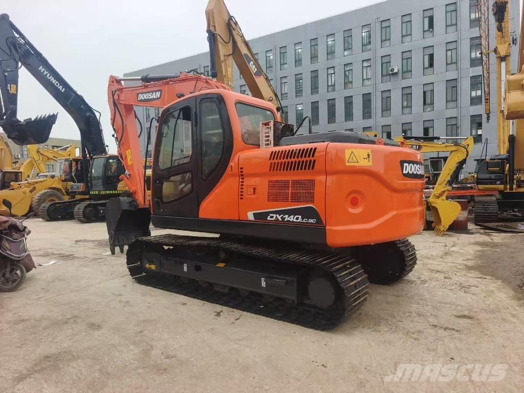 Doosan DX 140 Telakaivukoneet