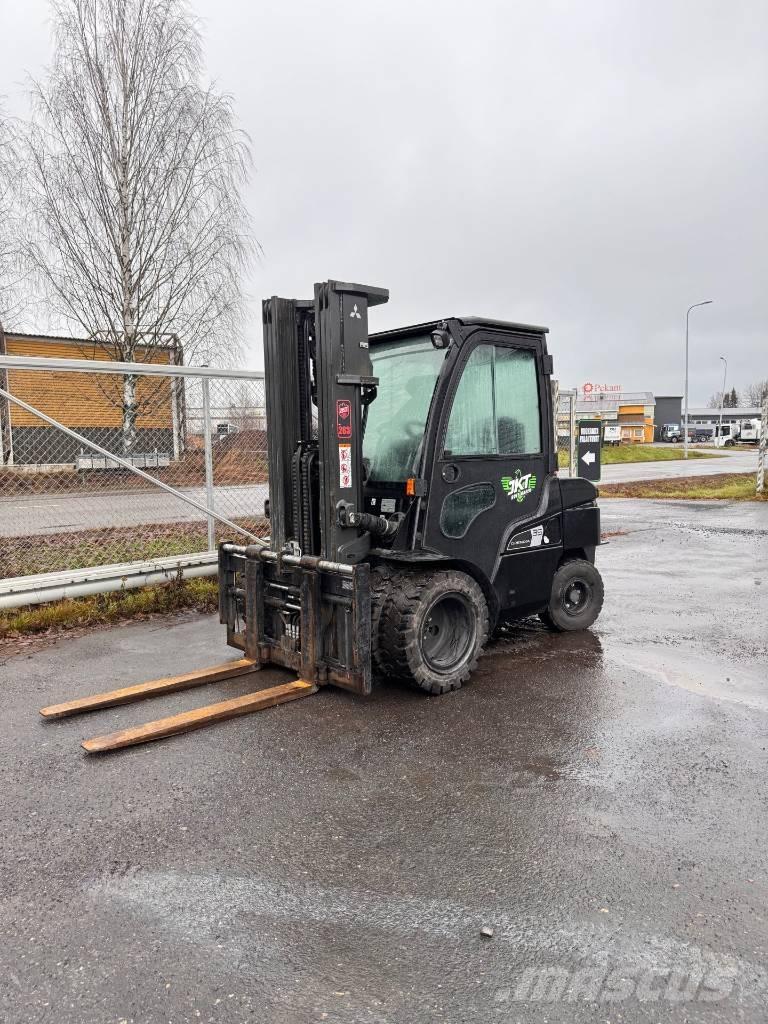 Mitsubishi FD 35 N3 Dieseltrukit