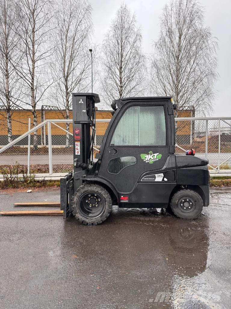 Mitsubishi FD 35 N3 Dieseltrukit