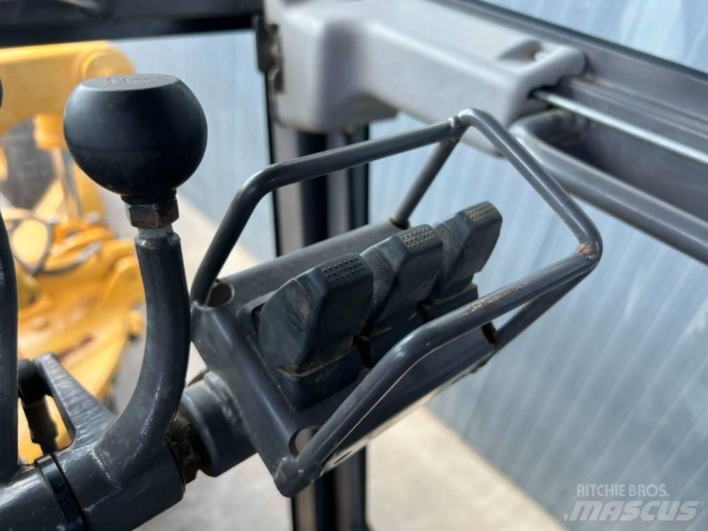 Volvo G946 Tiehöylät