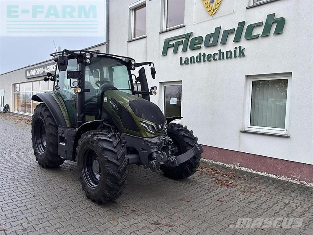 Valtra g135a Traktorit