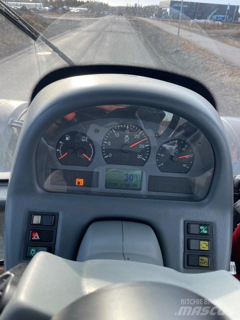 Valtra T151 Traktorit