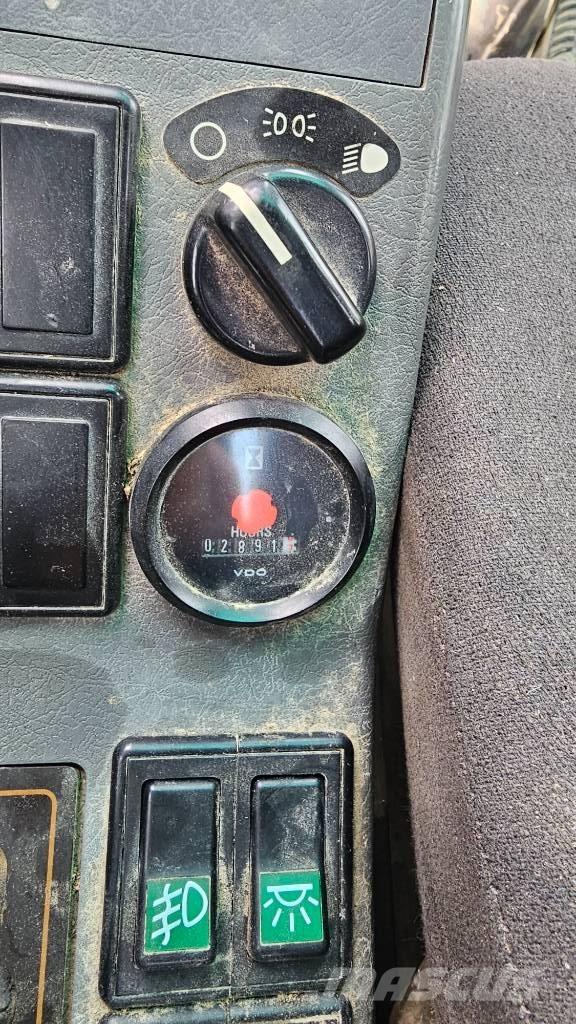 Volvo EW 140 B Pyöräkaivukoneet