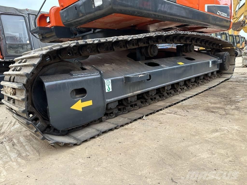 Doosan DX225LC-9C Telakaivukoneet