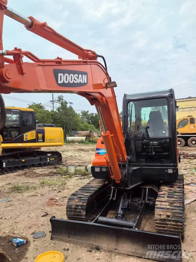 Doosan DX 60 Telakaivukoneet