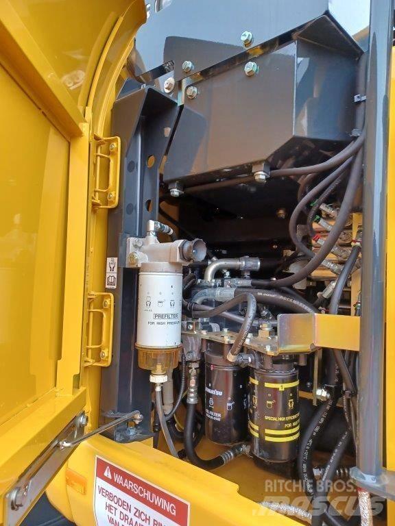 Komatsu PW158-11E0 Pyöräkaivukoneet