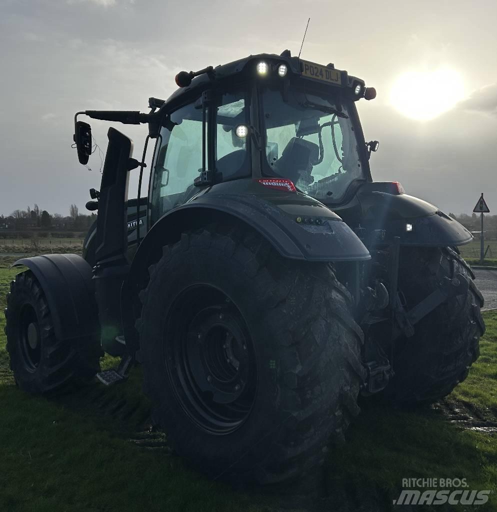 Valtra T235 Traktorit