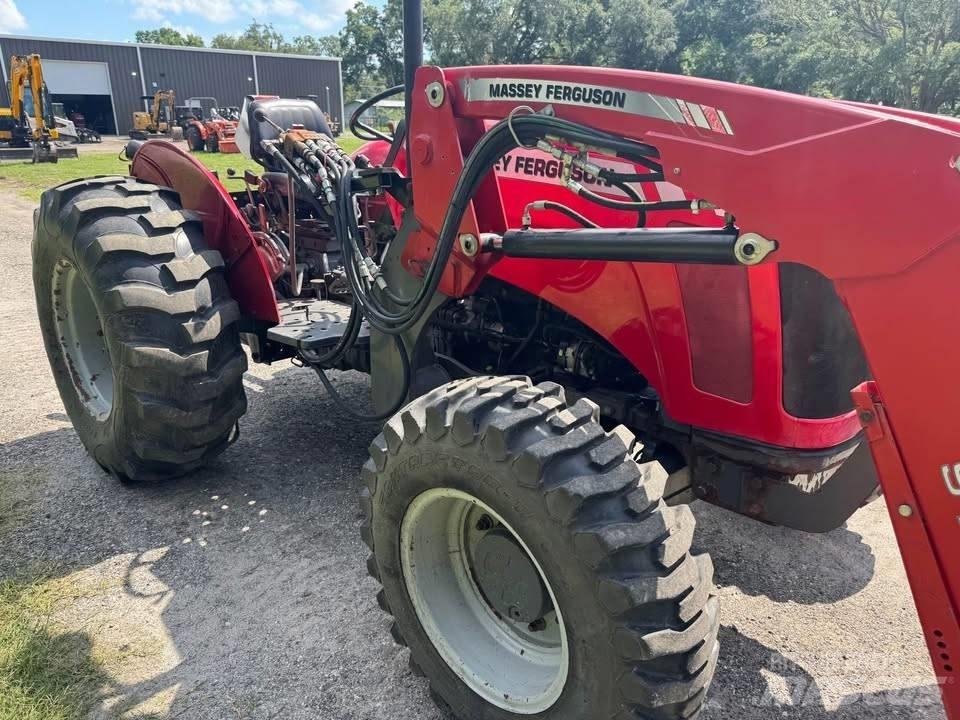 Massey Ferguson 2635 Traktorit